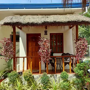 glorias-1-inn.hotelspanglao.com/